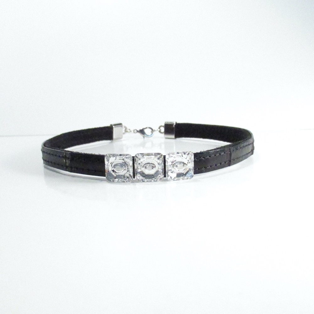Choker in Black leather with Swarovski Crystals